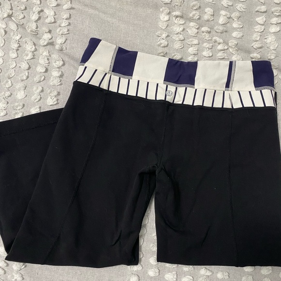 Lululemon Capris size 4 - Picture 2 of 3